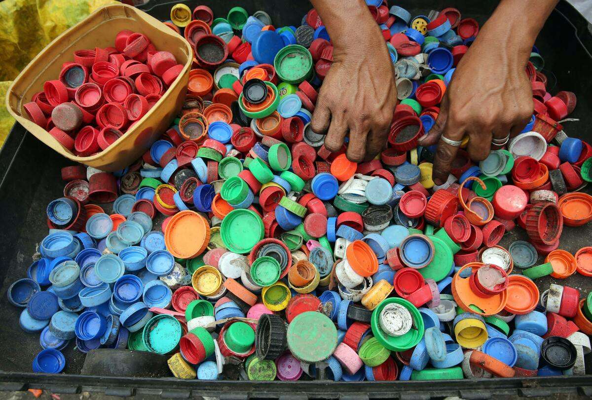 Plastic Wastes to Build Schools